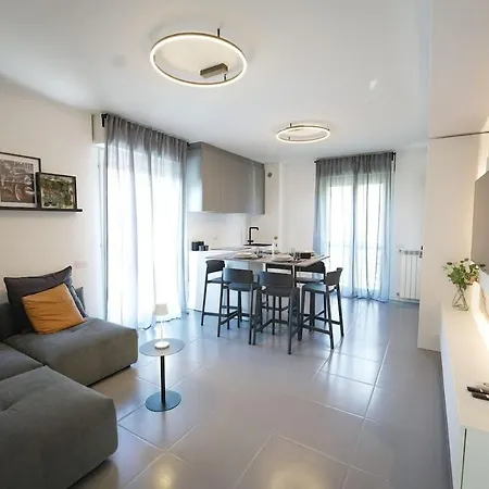 Apartment 1000miglia Center - By Host4u *